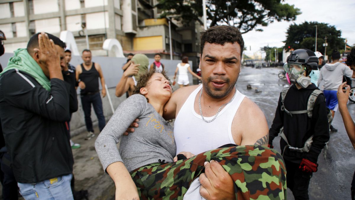 Siete muertos y decenas de detenidos en las protestas de Venezuela | Euronews