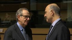Il ministro italiano Pier Carlo Padoan e il Commissario Ue Pierre Moscovici