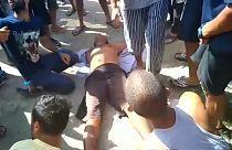 Polícia inicia evacuação forçada de campo de refugiados de Manus