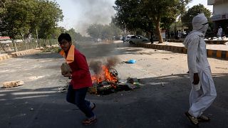 Islamabad, duri scontri tra forze dell'ordine e manifestanti: muore un poliziotto