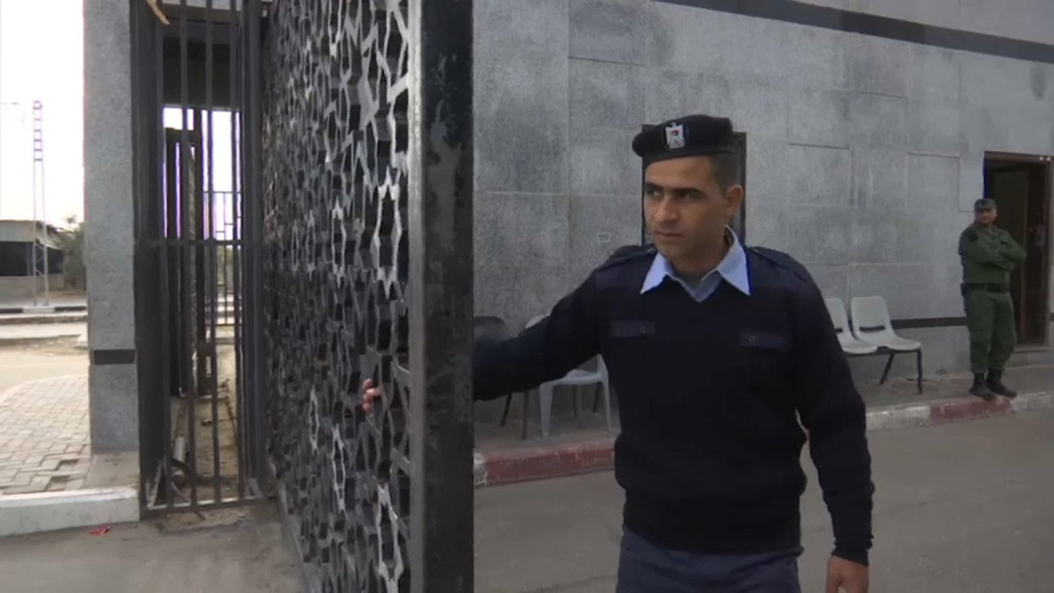 معبر رفح .. أحد ضحايا اعتداء "مسجد الروضة" في سيناء