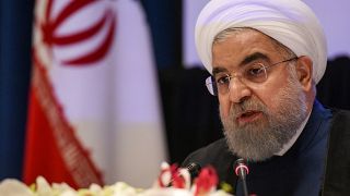  روحاني يهاتف الأسد ويؤكد وقوفه إلى جانب سوريا في مرحلة "إعادة الإعمار"