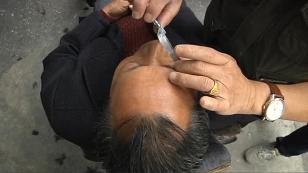 'Eye shaving': a traditional practice in China 'Eye shaving': a traditional practice in China