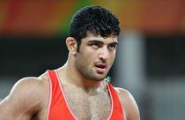 کشتی‌گیر اسرائیلی «مانع» دستیابی کریمی به مدال شد یا مسئولان ورزش ایران؟