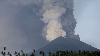 Volcan à Bali : premières coulées de lave