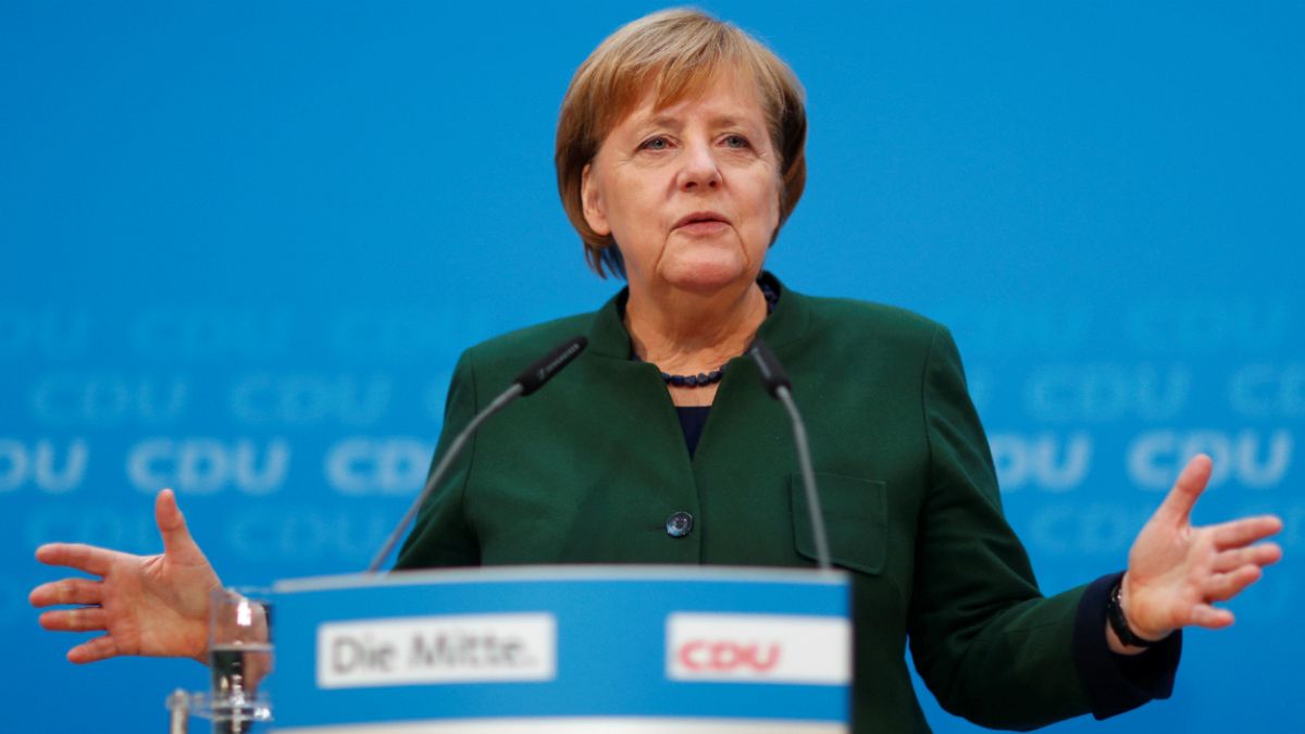Angela Merkel convida SPD para formar Governo