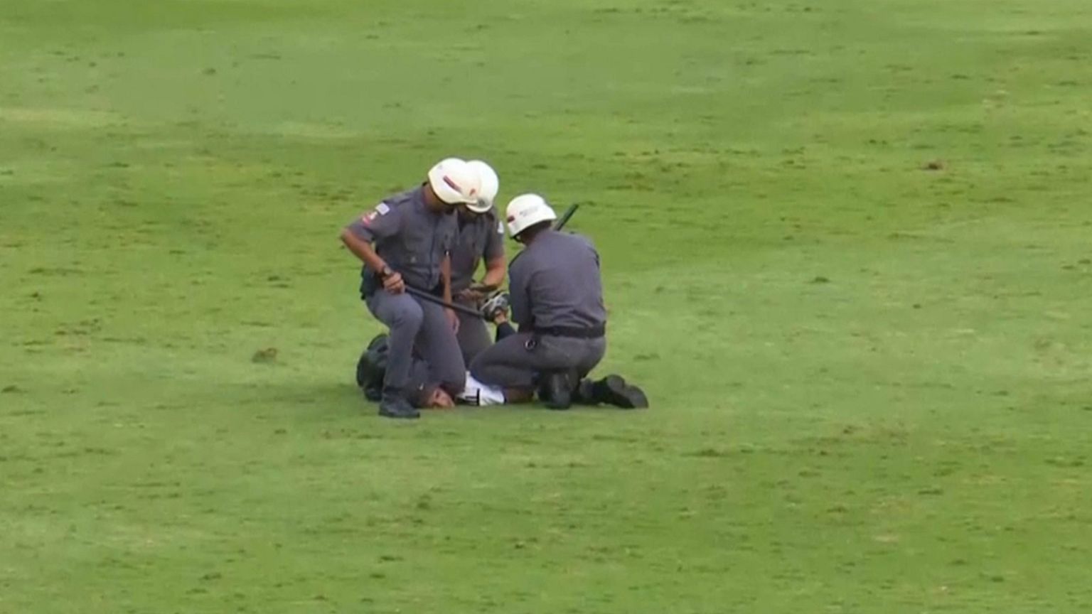 Quatro detidos no Estádio Moisés Lucarelli
