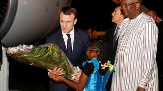 Macron au Burkina : des militaires français cible d'une attaque