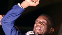 أربع طرق يمكن لزيمبابوي أن تتخطى كابوس موغابي وحقبته السوداء 