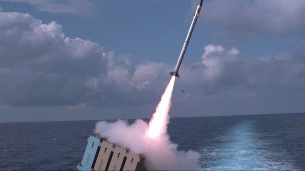 "القبة الحديدية" نظام صاروخي في البحر لاعتراض الصواريخ القصيرة المدى