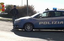 Maxi blitz delle forze dell'ordine a Ostia, sequestrate armi e droga