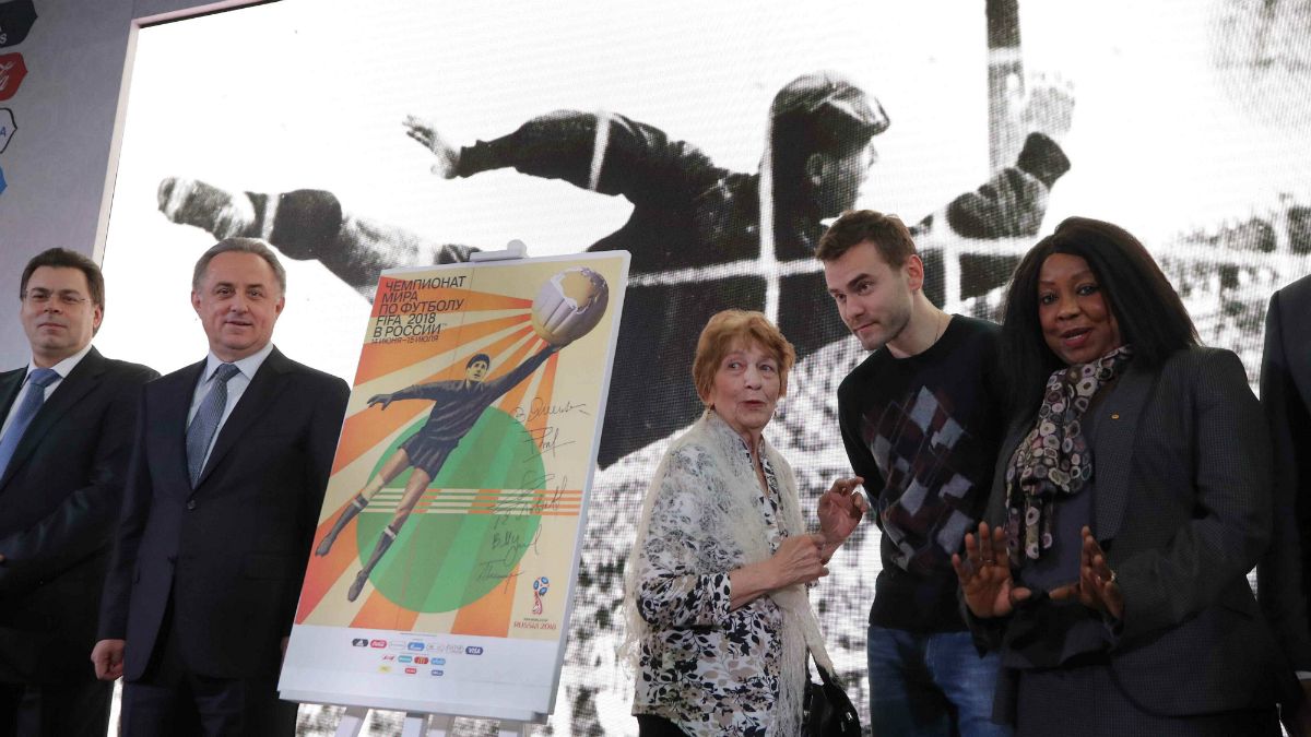 Vitaly Mutko, Fatma Samoura e Igor Akinfeev apresentaram cartaz oficial