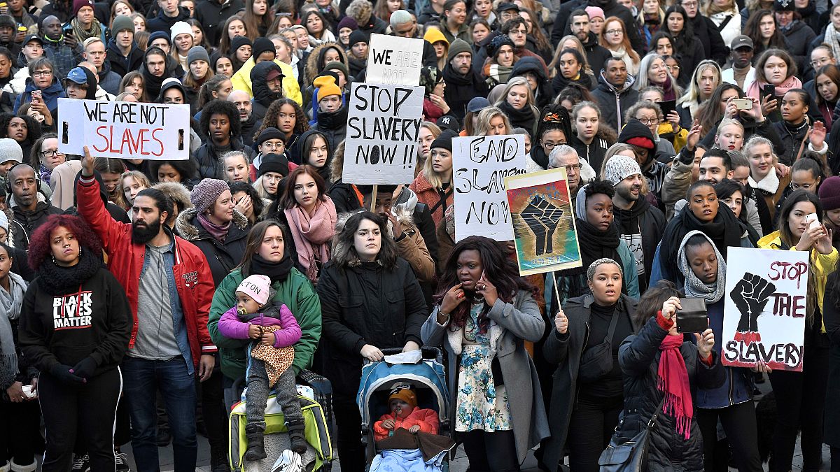 A líbiai rabszolgapiac ellen tüntetők Svédországban