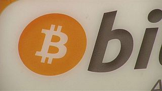 Barnstorming Bitcoin ploughs through 10,000 dollar mark