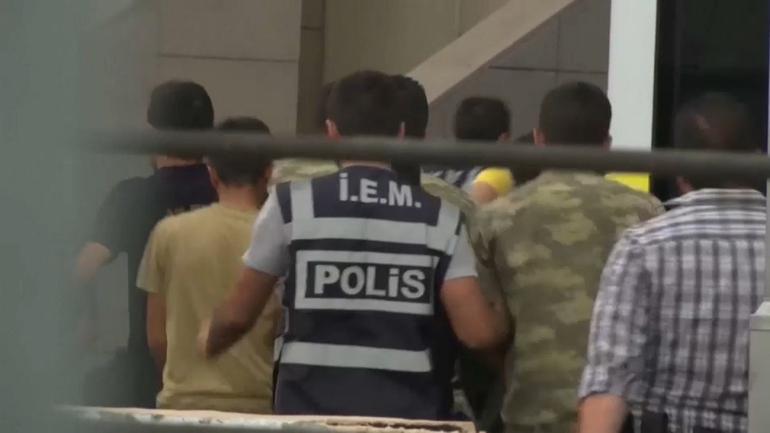 Turquie : 300 nouveaux mandats d'arrêt