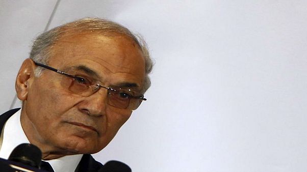 أحمد شفيق مرشح انتخابات مصر الرئاسية يمنع من مغادرة الإمارات أحمد شفيق مرشح انتخابات مصر الرئاسية يمنع من مغادرة الإمارات