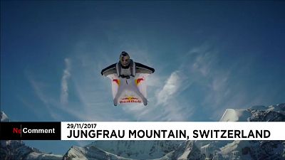 Svájcban próbálták ki az új repülő ruhát