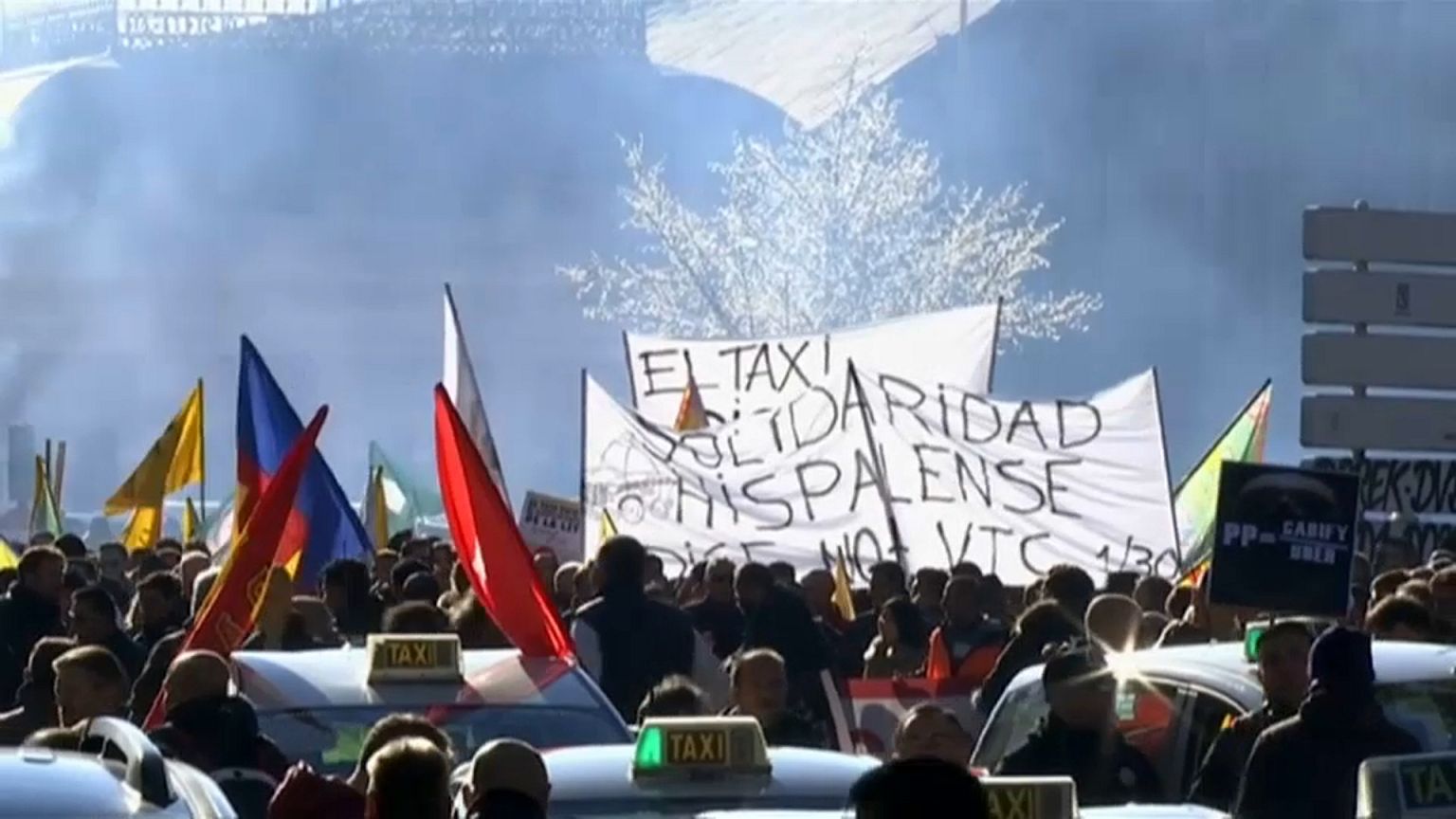Nekimentek az Ubernek a spanyol taxisok