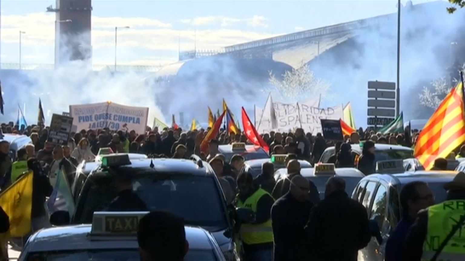 Huelga de taxistas en España contra Uber y Cabify