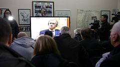 Antigos prisioneiros de guerra assistem a julgamento pela TV em Mostar