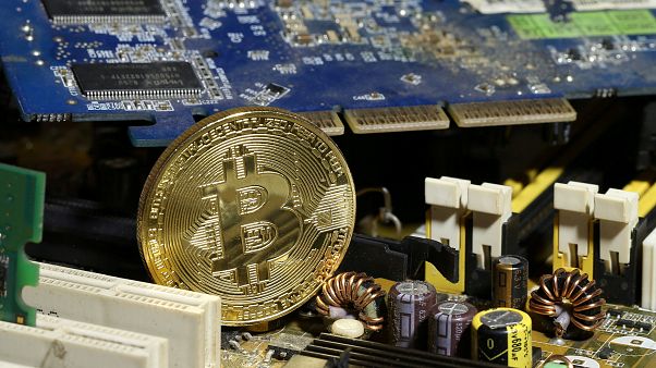 عملة "بيتكوين" الافتراضية عملة "بيتكوين" الافتراضية