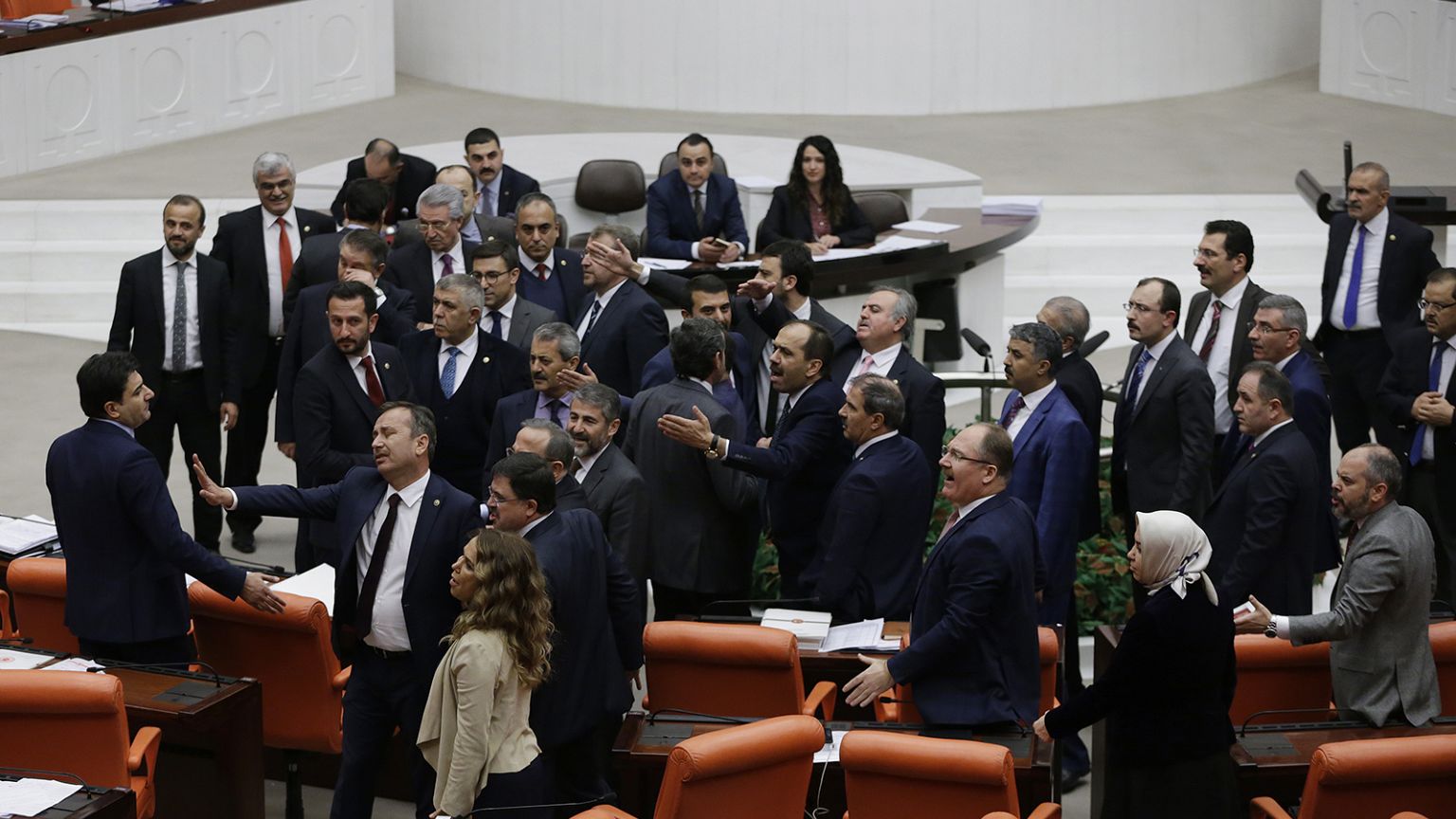  Καβγάς στην τουρκική εθνοσυνέλευση λόγω της υπόθεσης Ζαράμπ