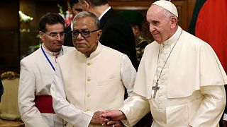 Francisco pede "medidas decisivas" para fazer face a crise humana dos Rohingya