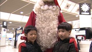 Weihnachtsmann landet mit Privatjet in Japan