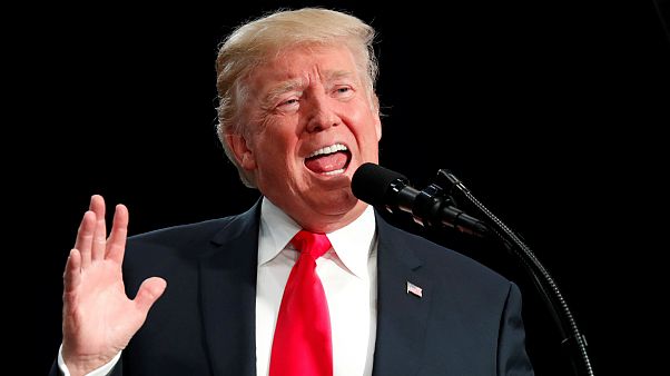 Tweet de Donald Trump gera tensão com Theresa May Tweet de Donald Trump gera tensão com Theresa May
