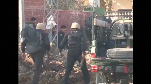 Pakistan: attacco nel residence di un'università Pakistan: attacco nel residence di un'università