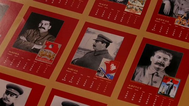 Un calendario de Stalin desata la polémica en Rusia Un calendario de Stalin desata la polémica en Rusia