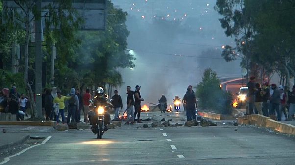Violencia en Honduras entre denuncias de fraude en las presidenciales Violencia en Honduras entre denuncias de fraude en las presidenciales