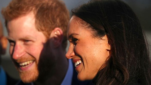 Prinz Harry und Verlobte Meghan: Erstes Bad in der Menge Prinz Harry und Verlobte Meghan: Erstes Bad in der Menge