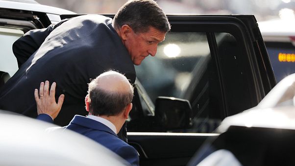 Michael Flynn FBI'a yalan beyanda bulunduğunu kabul etti Michael Flynn FBI'a yalan beyanda bulunduğunu kabul etti