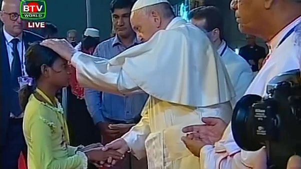 Papa'dan Rohingyalılara özür Papa'dan Rohingyalılara özür