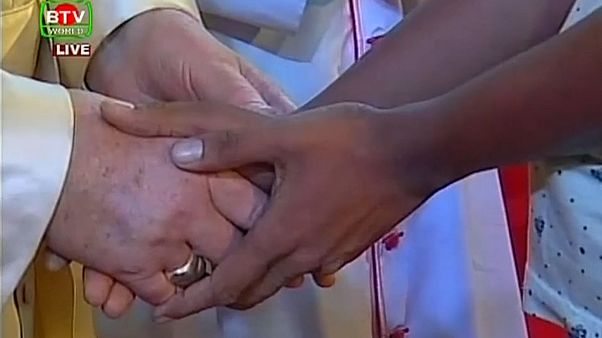 Papst trifft Rohingya-Flüchtlinge in Dhaka Papst trifft Rohingya-Flüchtlinge in Dhaka