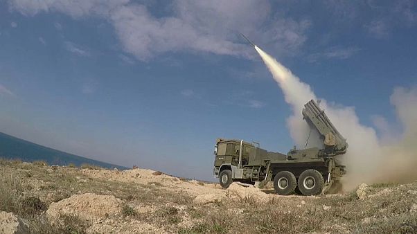 Israel greift erneut Ziele in Syrien an. Israel greift erneut Ziele in Syrien an.