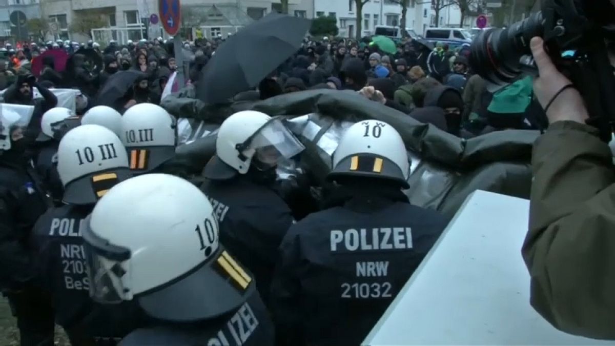 En Allemagne, l'AFD défiée par les manifestants