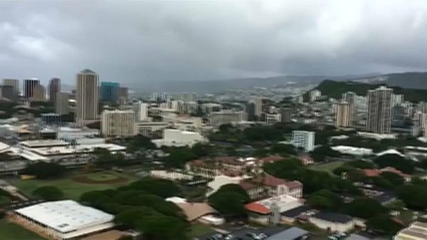 Hawaii'de savaş sirenleri Hawaii'de savaş sirenleri