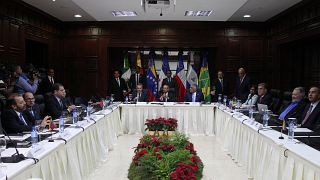 Venezuela: Krisengespräche vertagt