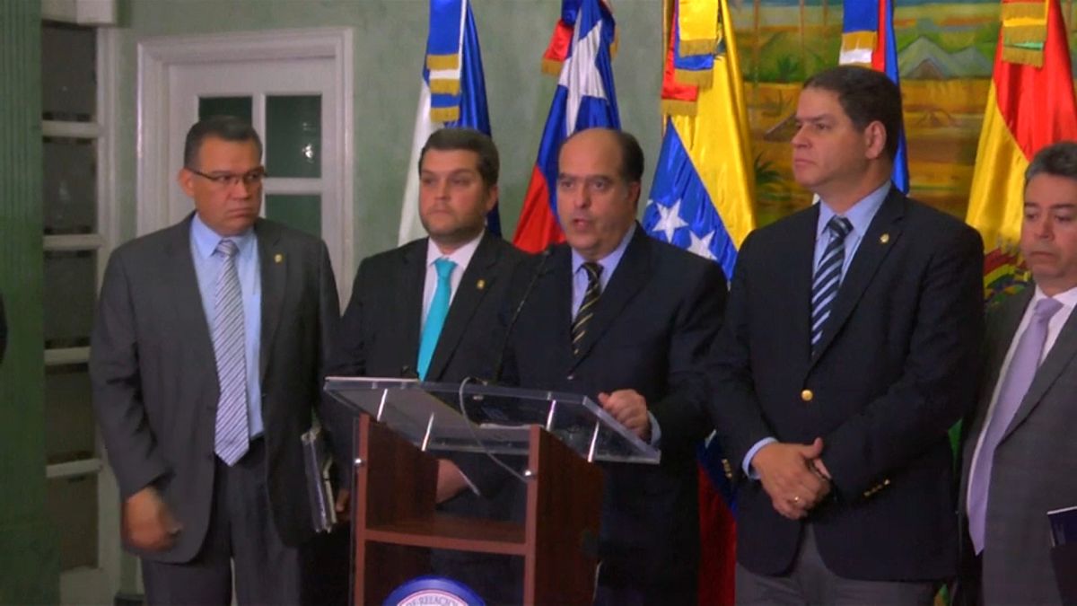 Venezuela: continua il dialogo governo-opposizione