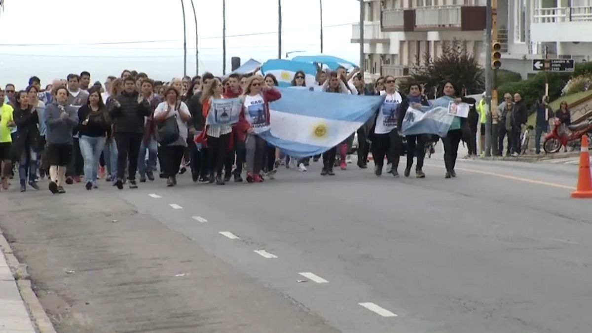 Argentine : les familles veulent que les recherches du San Juan continuent
