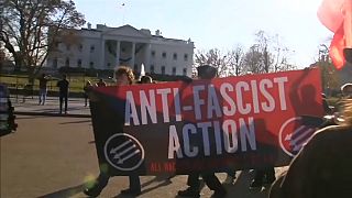 Anti-Facistes contre Alt-Right devant la Maison Blanche