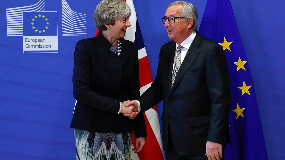 Irish border key to Brexit progress as May meets Juncker