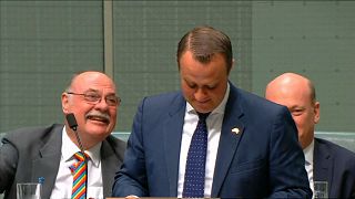 Австралия: помолвка в парламенте