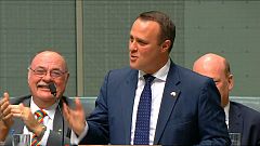 Un député australien demande son compagnon en mariage 