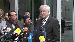 Germania: Seehofer si dimette da presidente della Baviera
