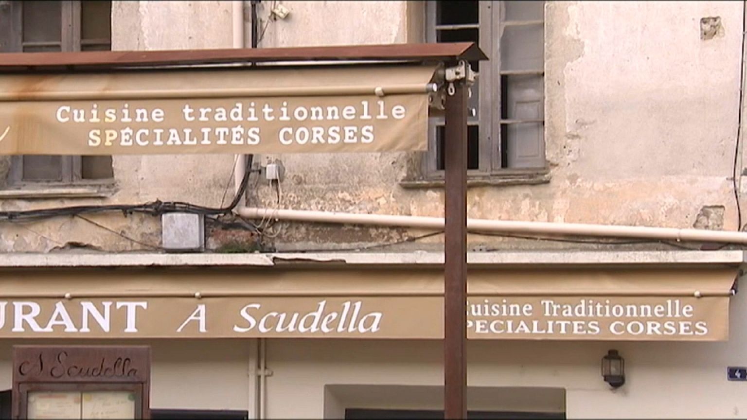 La Corse s'éloigne un peu plus de la France
