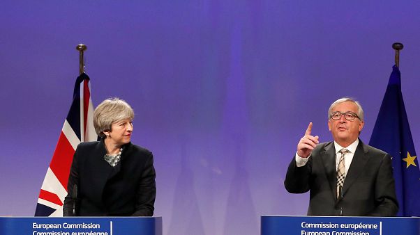 Brexit: «Δεν τα βρήκαν» Γιούνκερ και Μέι – Συνεχίζονται οι διαπραγματεύσεις Brexit: «Δεν τα βρήκαν» Γιούνκερ και Μέι – Συνεχίζονται οι διαπραγματεύσεις