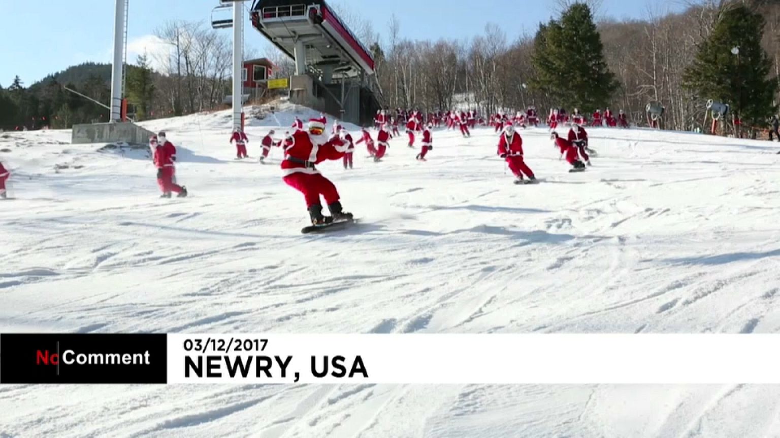 Dutzende Weihnachtsmänner auf der Piste
